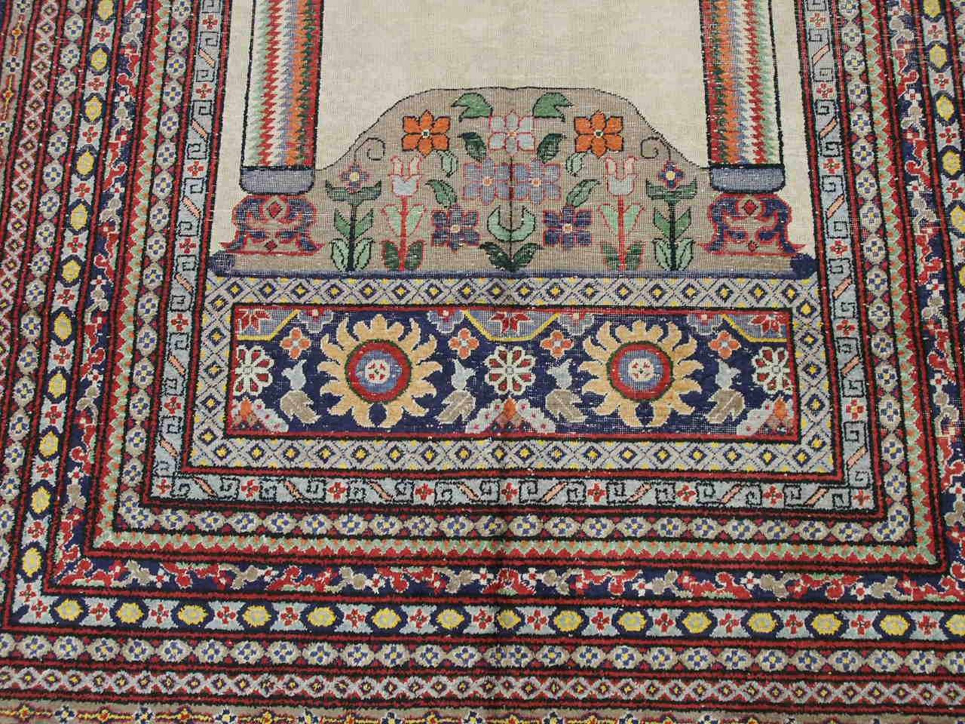 Khotan, Seide, um 1900, 240 x 155 cm, Zustand C/D- - -25.00 % buyer's premium on the hammer price, - Bild 3 aus 3