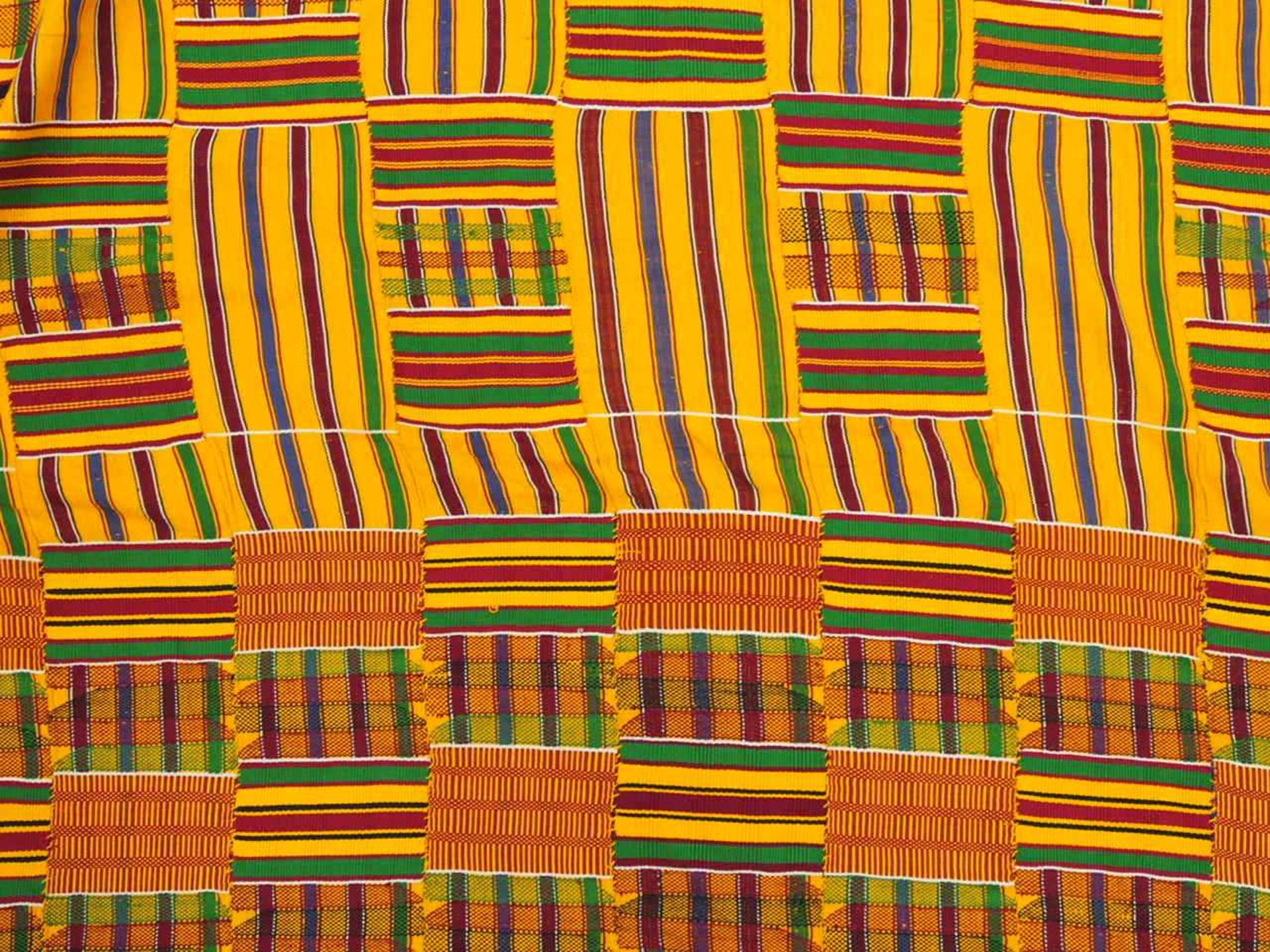 Zwei Webtücherkente, Ghana 20. Jahrhundert, Baumwolle, Seide, 310 x 200, Zustand B- - -25.00 % - Bild 3 aus 3
