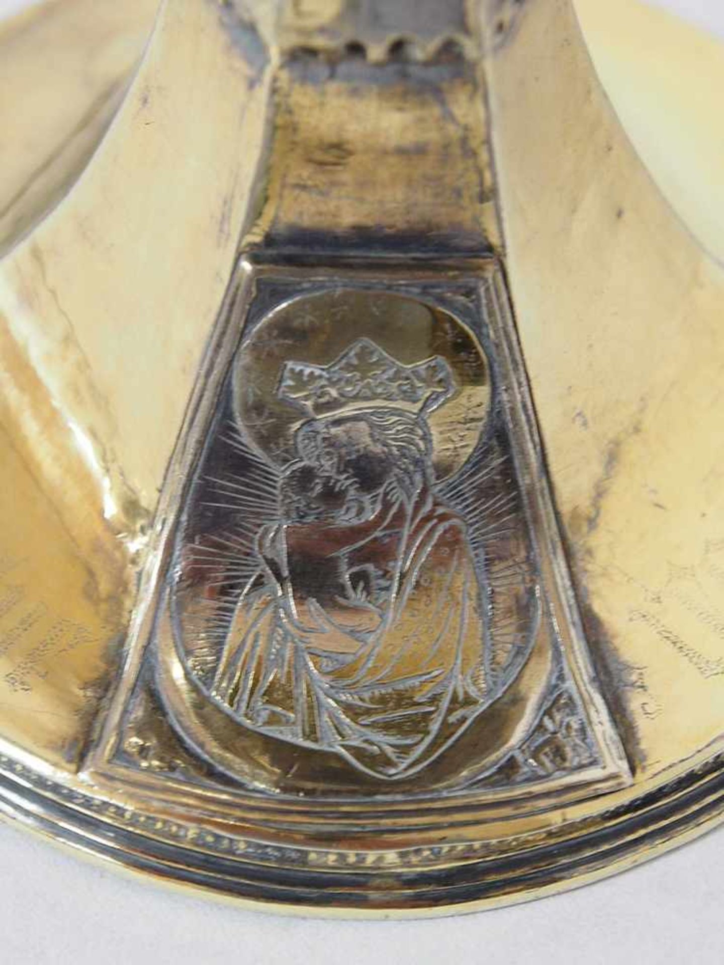 Spätgotischer MesskelchSilber, getrieben, vergoldet, am Fuß Applikation mit Reliefgravur "Maria - Bild 2 aus 4