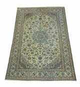 Nain, 20. Jahrhundert, Wolle, Seide, 300 x 209 cm, Zustand C (Fleck)- - -25.00 % buyer's premium