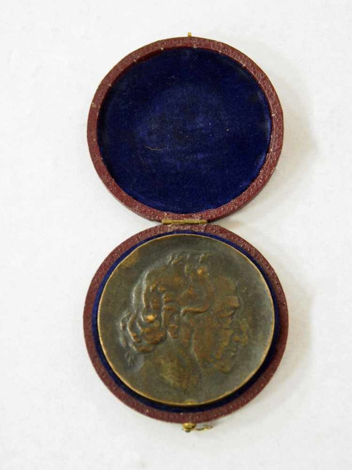 Goethe-Medaille von 1949Bronze, Durchmesser 5,2 cm, in Originalbox- - -25.00 % buyer's premium on