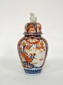 DeckelvasePorzellan, Imari Dekor, China um 1900, Höhe 30 cm- - -25.00 % buyer's premium on the