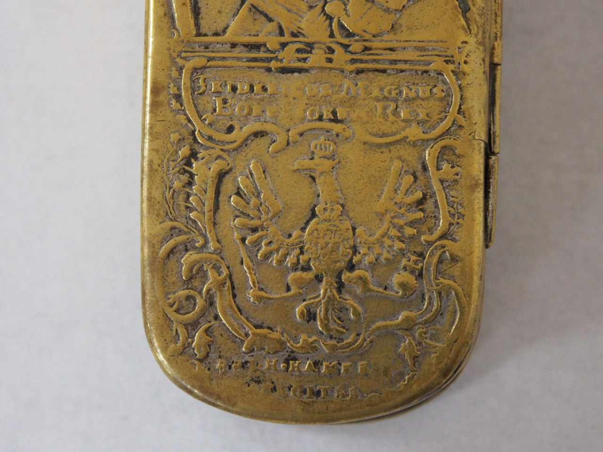 Iserlohner TabakdoseMessing, Deckel mit Reliefdekor "Friedrich der Große", Rückseite "Schlacht von - Bild 4 aus 4