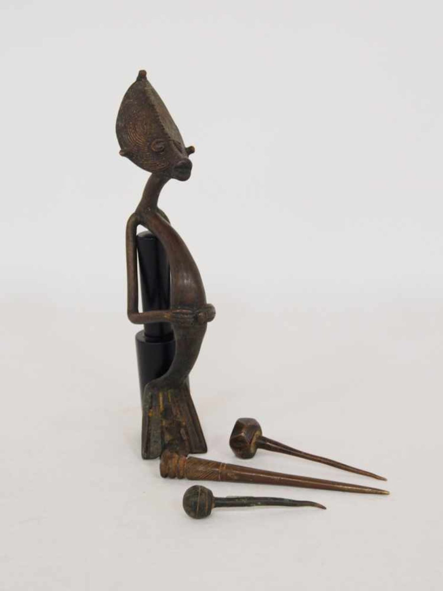 Drei Haarnadeln / Mythische FigurBronze, Elfenbeinküste 19. Jahrhundert, Höhe 18 cm;