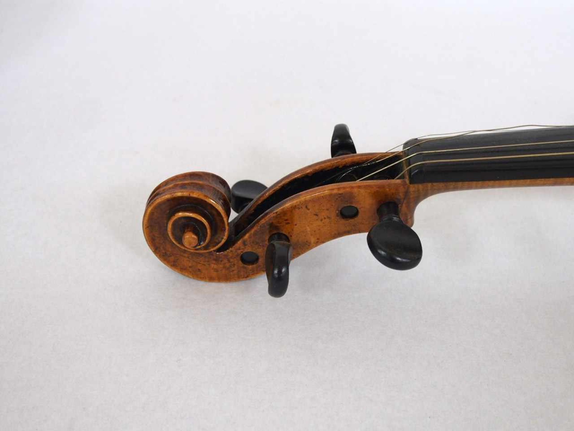ViolineFichte (Decke), Ahorn (Zargen und Boden), Kopie nach Stradivari, Deutsch 19. Jahrhundert, - Bild 5 aus 6
