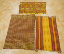 Drei Webtücherkente, Ghana 20. Jahrhundert, 192 x 142 cm, Zustand B- - -25.00 % buyer's premium on