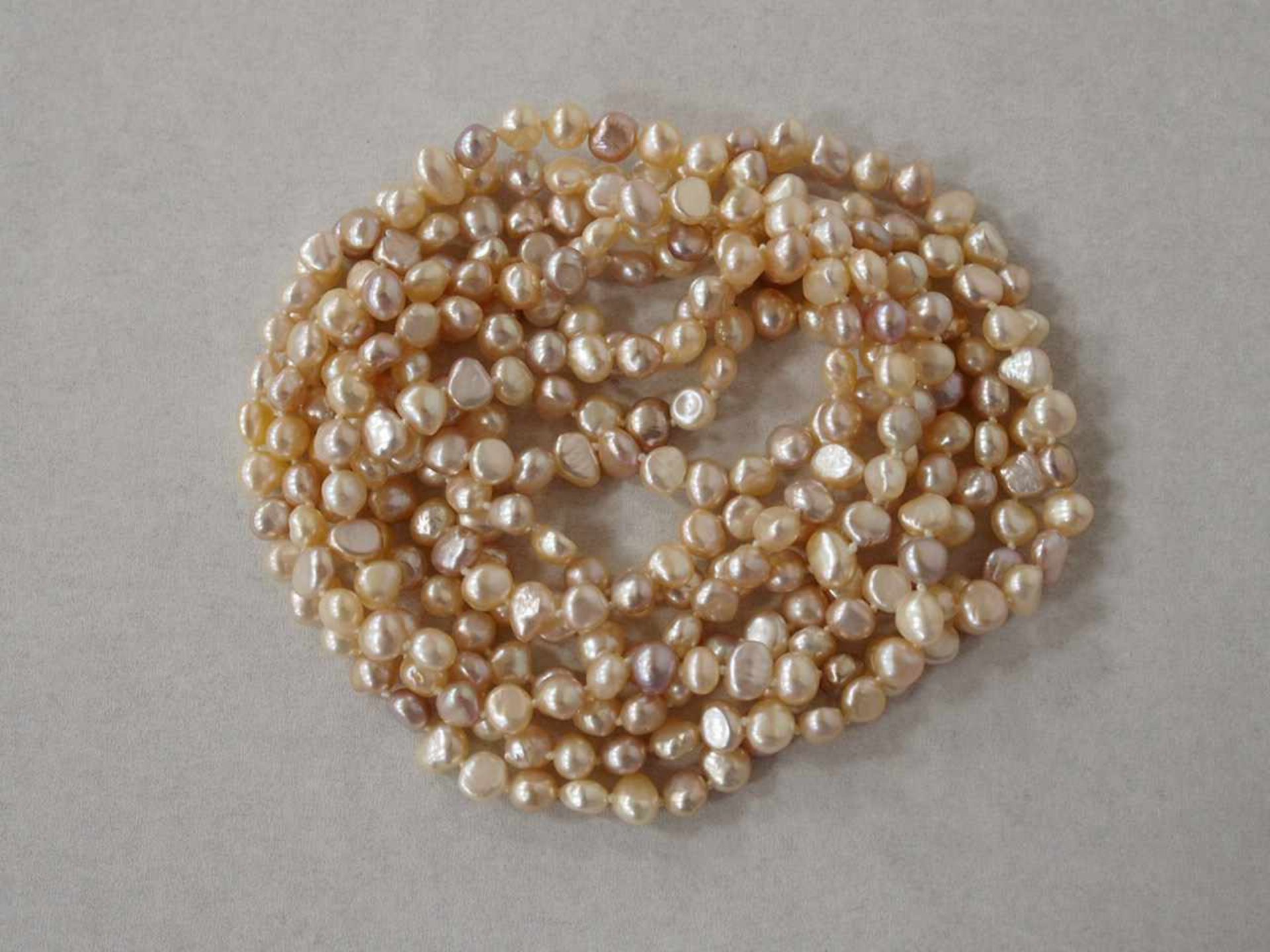 Perlenkette als mehrreihiges CollierLänge 102 (204) cm- - -25.00 % buyer's premium on the hammer