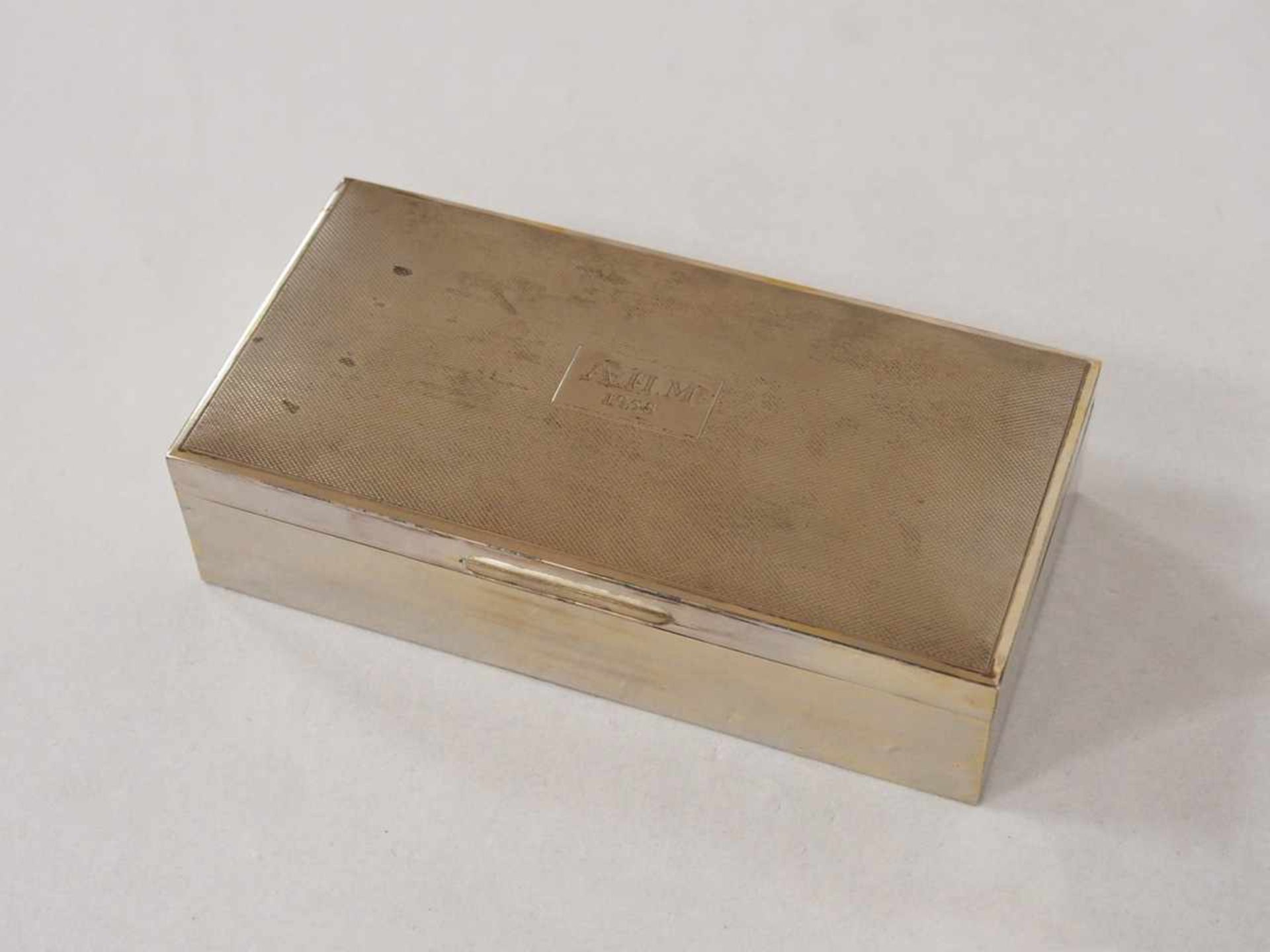 ZigarrenkisteSilber, Zedernholzeinsatz, Birmingham 1957, 4,5 x 17,5 x 9 cm- - -25.00 % buyer's