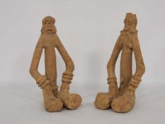 "Paar" sitzende weibliche FigurenBankoni, Mali 16.-20. Jahrhundert, Höhe 29 cm; Privatsammlung