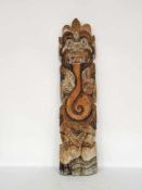 SteleHolz, farbig gefasst, Höhe 86 cm, Ostasien 19. Jahrhundert- - -25.00 % buyer's premium on the