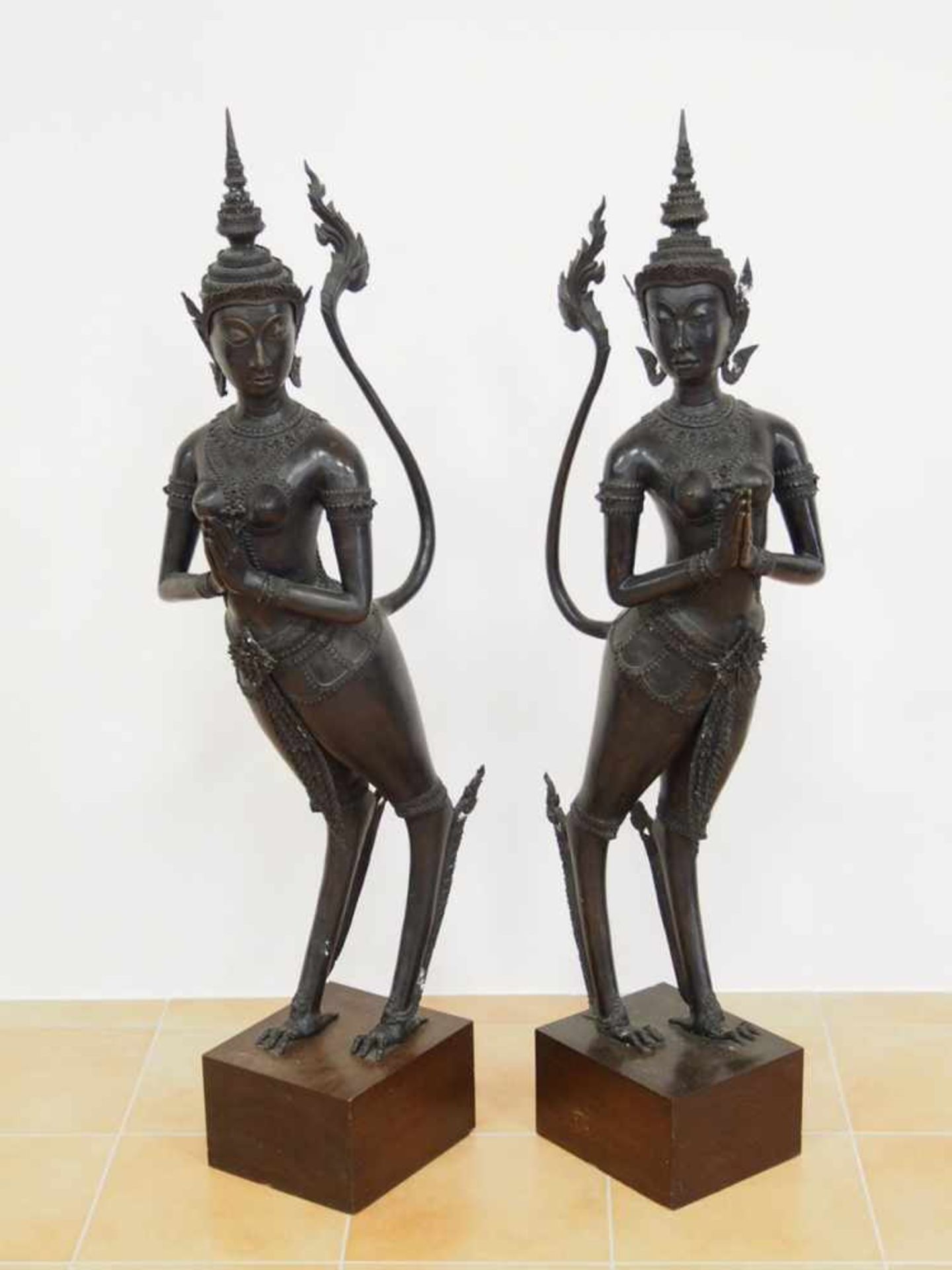 Paar TempelwächterBronze, Hohlguss, Thailand 19. Jahrhundert, Höhe 112 cm (Sammlung, Springmann,