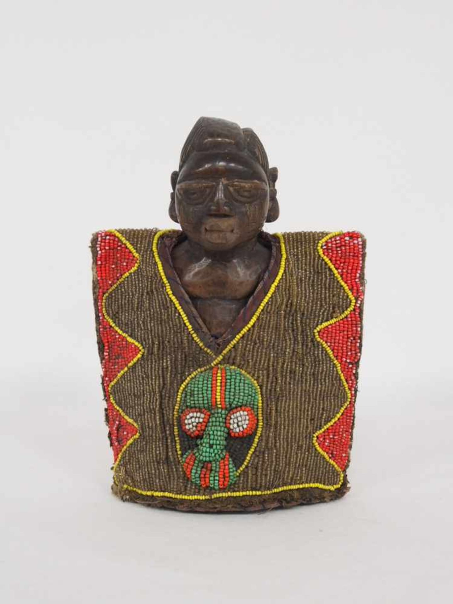 Einzelne ZwillingsfigurHolz, geschnitzt, Glasperlenhemd, Yoruba, Nigeria, Anfang 20. Jahrhundert,