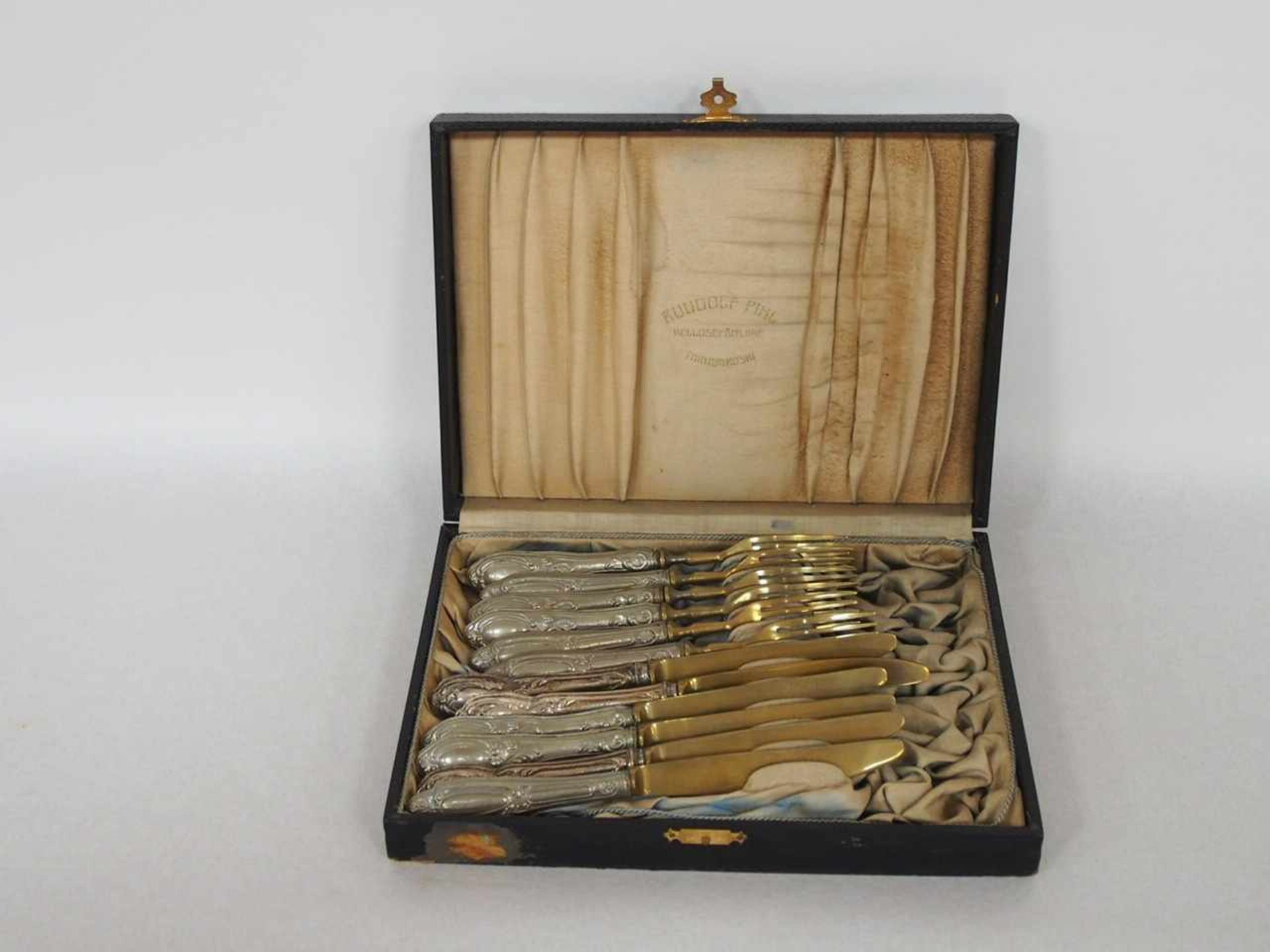Dessertbesteck für 6 PersonenGriffe 800er Silber, Deutsch, um 1900, Länge der Messer 19,5 cm- - -