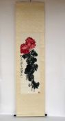 Rollbild "Blumen"Tusche auf Papier, signiert und Stempelmarke, 106 x 35 cm (Bildmaß), China 20.