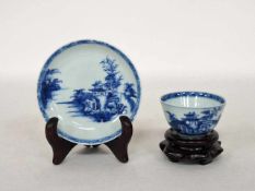 Teeschale mit UntersetzerPorzellan, blau-weiß Malerei, China, Mitte 18. Jahrhundert (aus dem Nanking
