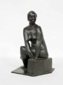 FUSS, Maria1907-1979HockendeBronze, signiert und datiert (19)34 auf dem Sitz, Höhe 36 cm- - -25.00 %