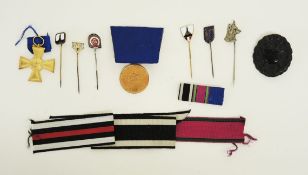 Deutsches ReichKonvolut bestehend aus drei Auszeichnungen, div. Ordensbändern, zwei