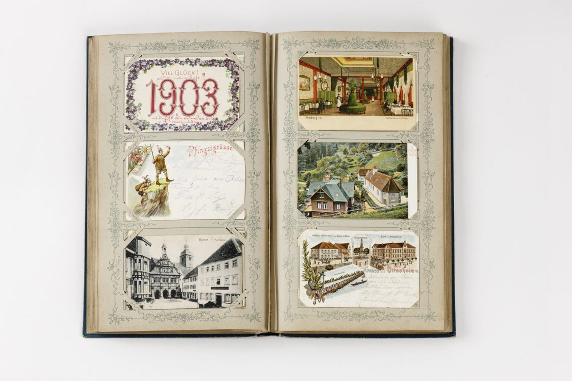 PostkartenalbumMit ca. 280 Ansichtskarten aus dem Zeitraum ca. 1897-1907. Süddeutschland mit