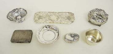 Konvolut SilberteileBestehend aus einem flachen Schälchen (kl. Delle), Feingehaltstempel 830 mit