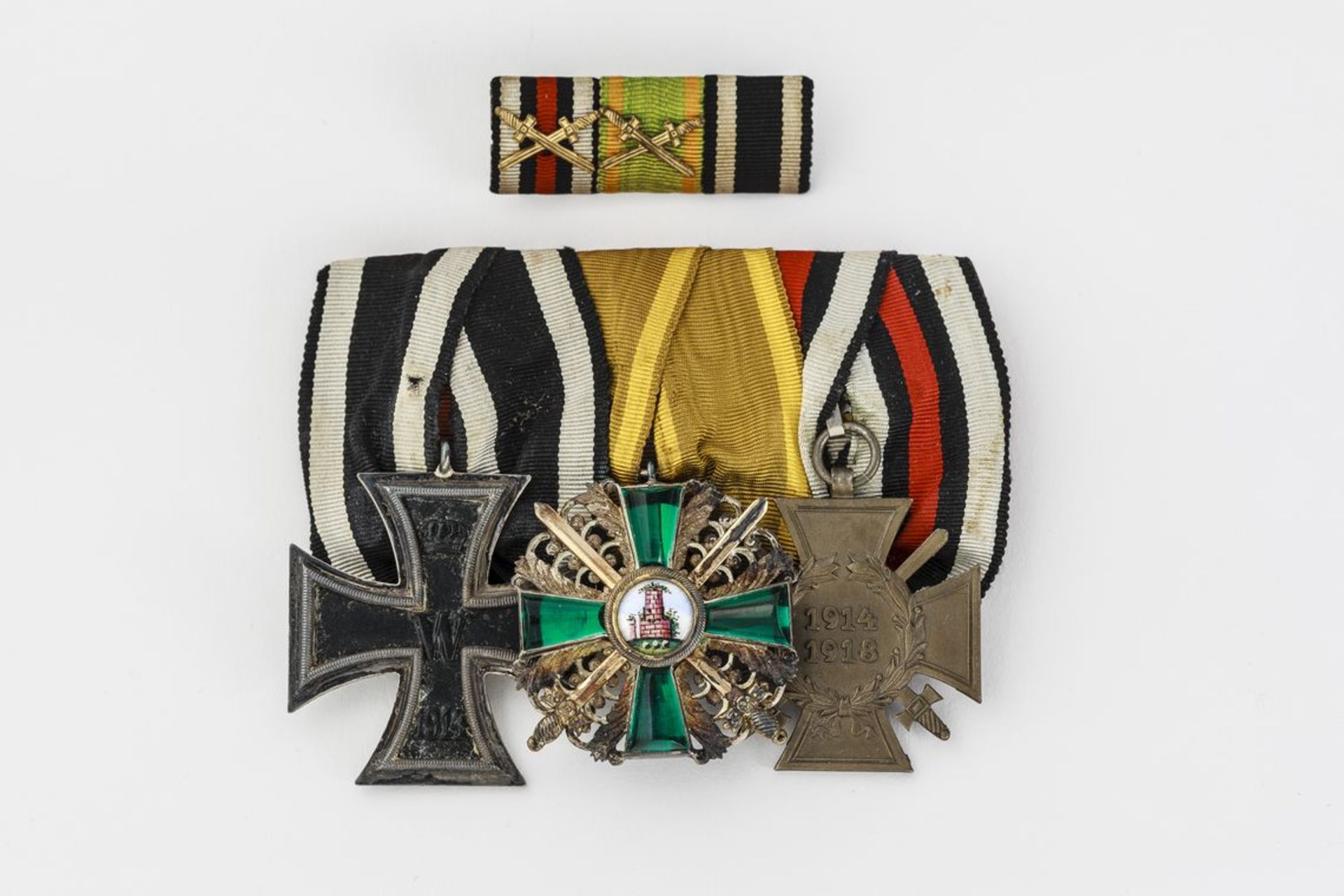 BadenOrdensspange mit drei Orden: Eisernes Kreuz 2. Kl. 1914. Orden vom Zähringer Löwen