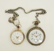 Zwei Taschenuhren mit UhrenketteUhren aus Silber mit Feingehaltsstempel 800, kleine Uhr mit