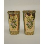 Paar ZierbecherTransparentes Glas. Konischer Korpus, Wandung vergoldet, Auflage aus dekorativen