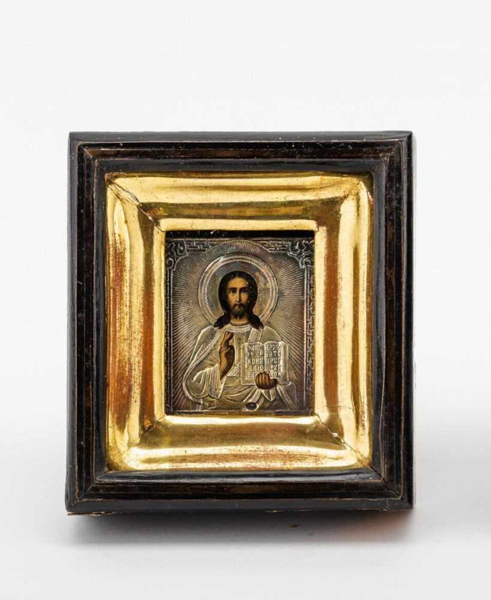Kleine Ikone im KiotRussland, um 1900. Eitempera/Holz. Darstellung des Christus Pantokrator.