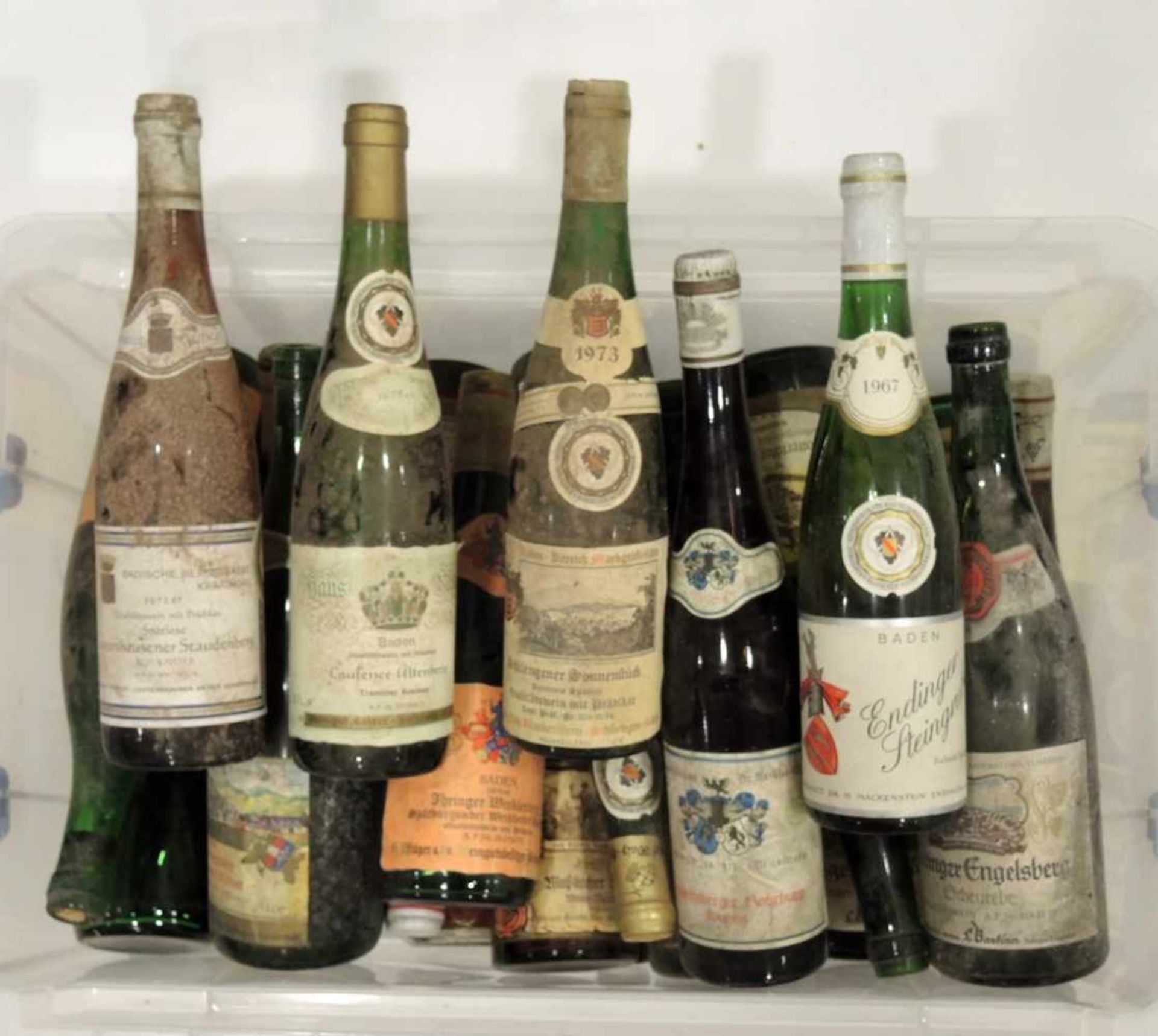Konv. von ca. 33 südwestdeutschen WeinenWeißweine (Riesling, Muskateller, Ruländer, Weißer Burgunder