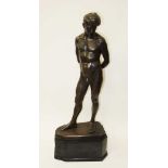 Neubner, G. 1. Hälfte 20. Jh. Stehender männlicher Akt. Bronze, braun patiniert. Auf dem Sockel