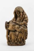 PietàLindenholz, vollrund geschnitzt, Reste der Fassung. Maria sitzend, den Leichnam Christi auf