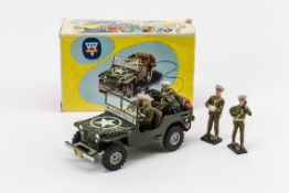 Arnold MilitärjeepMilitary Police J-2500 US Army 1953. Drei-Mann-Besatzung (Fahrer, Beifahrer mit