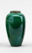 Laeuger, Max Prof.1864 Lörrach - 1952 ebd. Vase. Auf rundem Standring, eiförmiger Korpus, kurzer