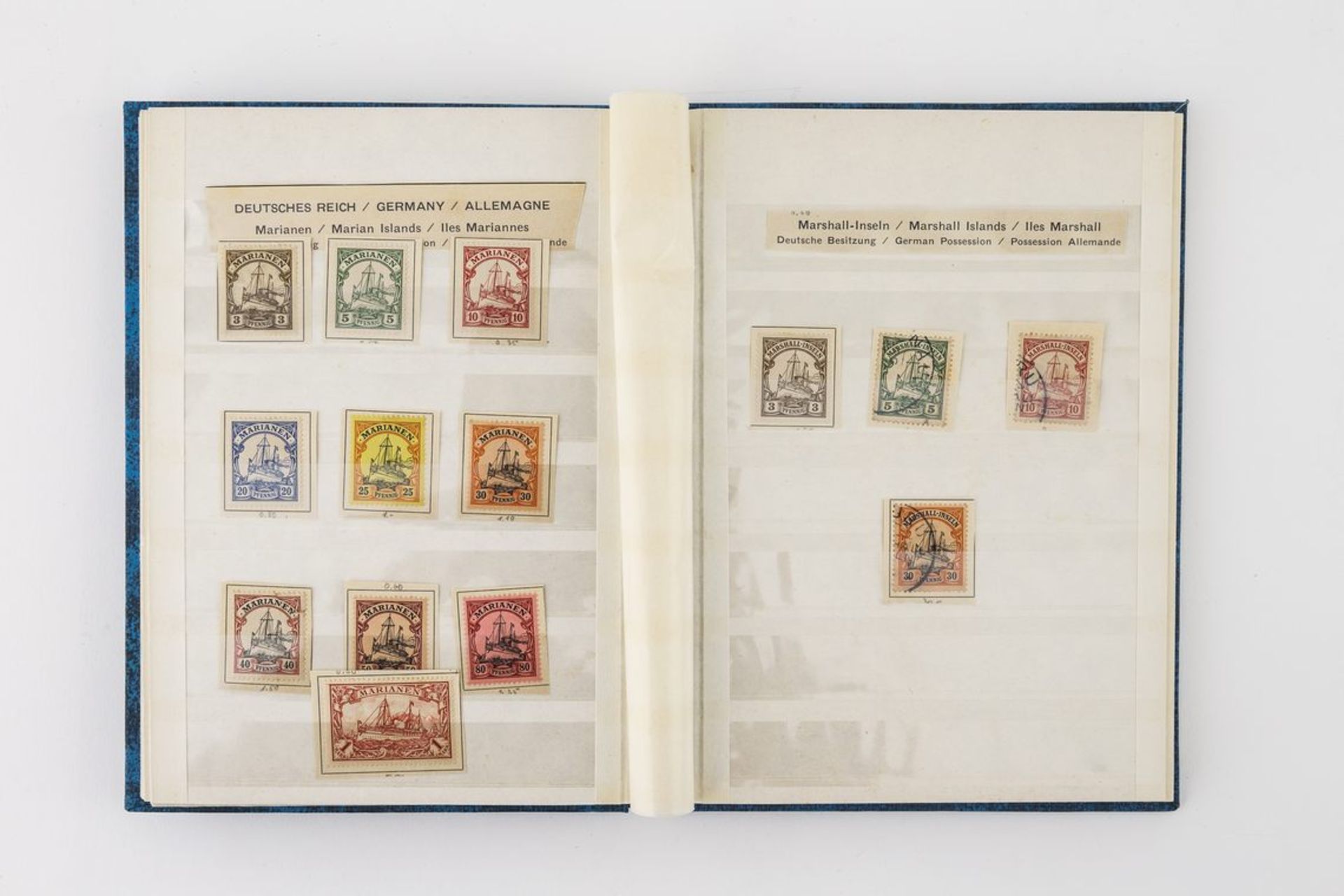 Kleines BriefmarkenalbumAltdeutschland und Kolonien im Zeitraum 1850-1910, ca. 137 gestempelte u.