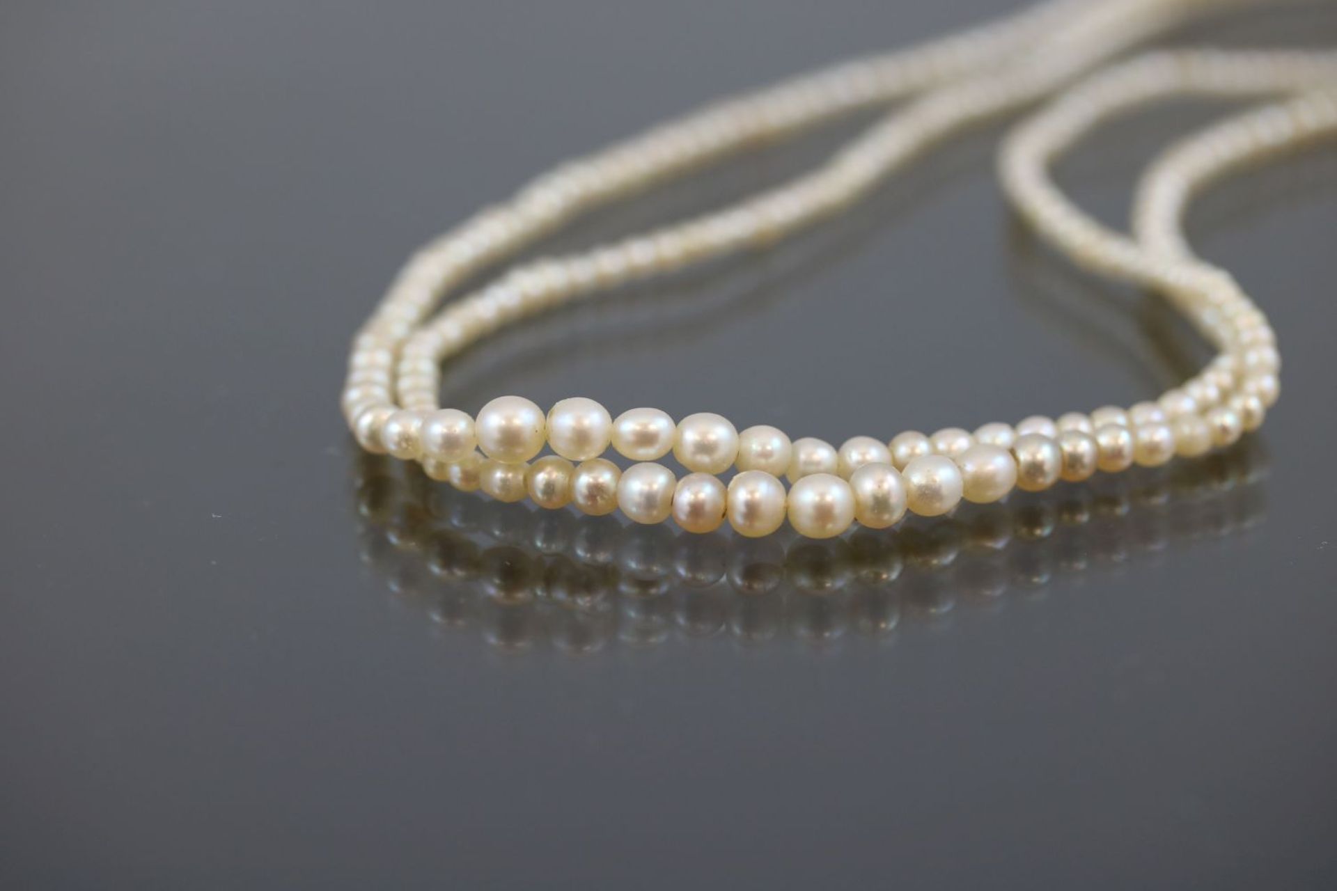 Perlen-Kette, Gold/Silber9,7 Gramm Länge: ca. 35 cm Schließe mit Diamanten besetzt. - Bild 2 aus 3
