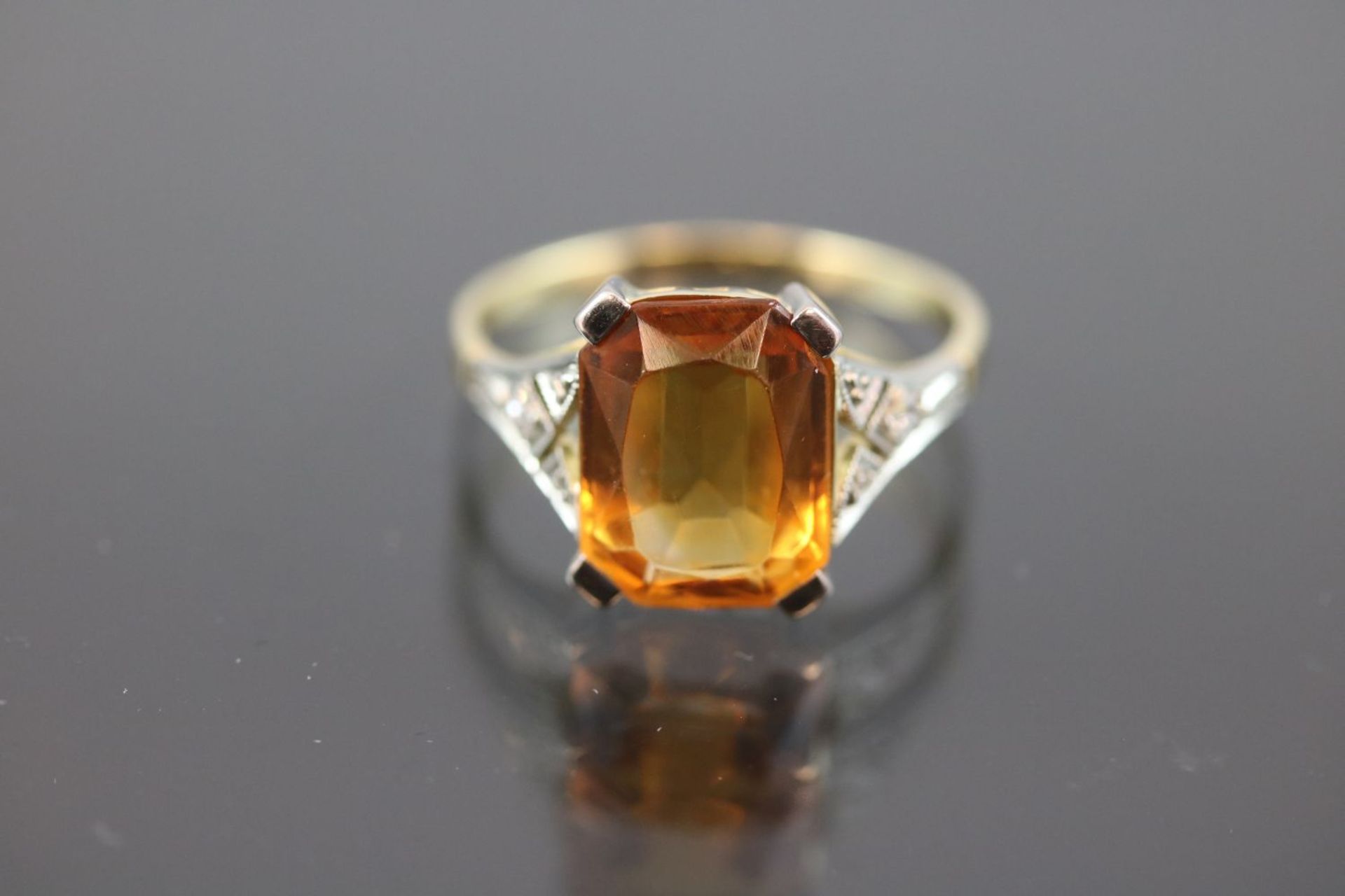 Citrin-Diamant-Ring, 750 Gelbgold3,30 Gramm 2 Diamanten, 0,02 ct., Ringgröße: 55