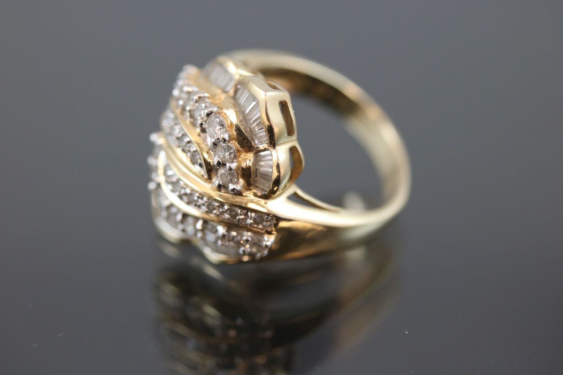 Brillant-Diamant-Ring, 585 Gold7,9 Gramm Brillanten/Diamanten, ca. 1 ct., w/si. Ringgröße: - Bild 2 aus 3