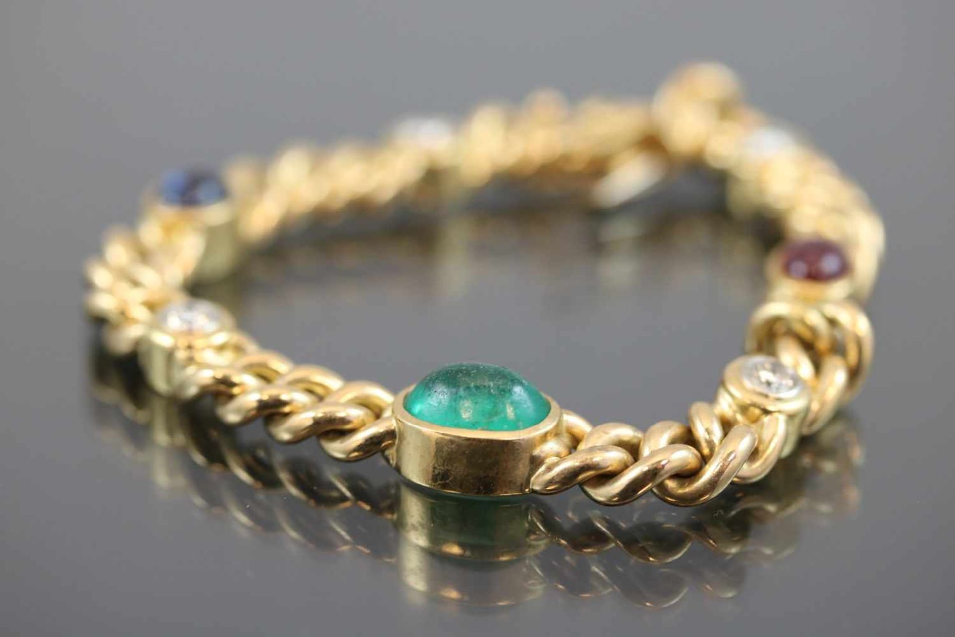 Brillant-Smaragd-Rubin-Armband, 750 Gelbgold56 Gramm 4 Brillanten, 1 ct., tw/vsi. Ringgröße: 19,5 - Bild 2 aus 3
