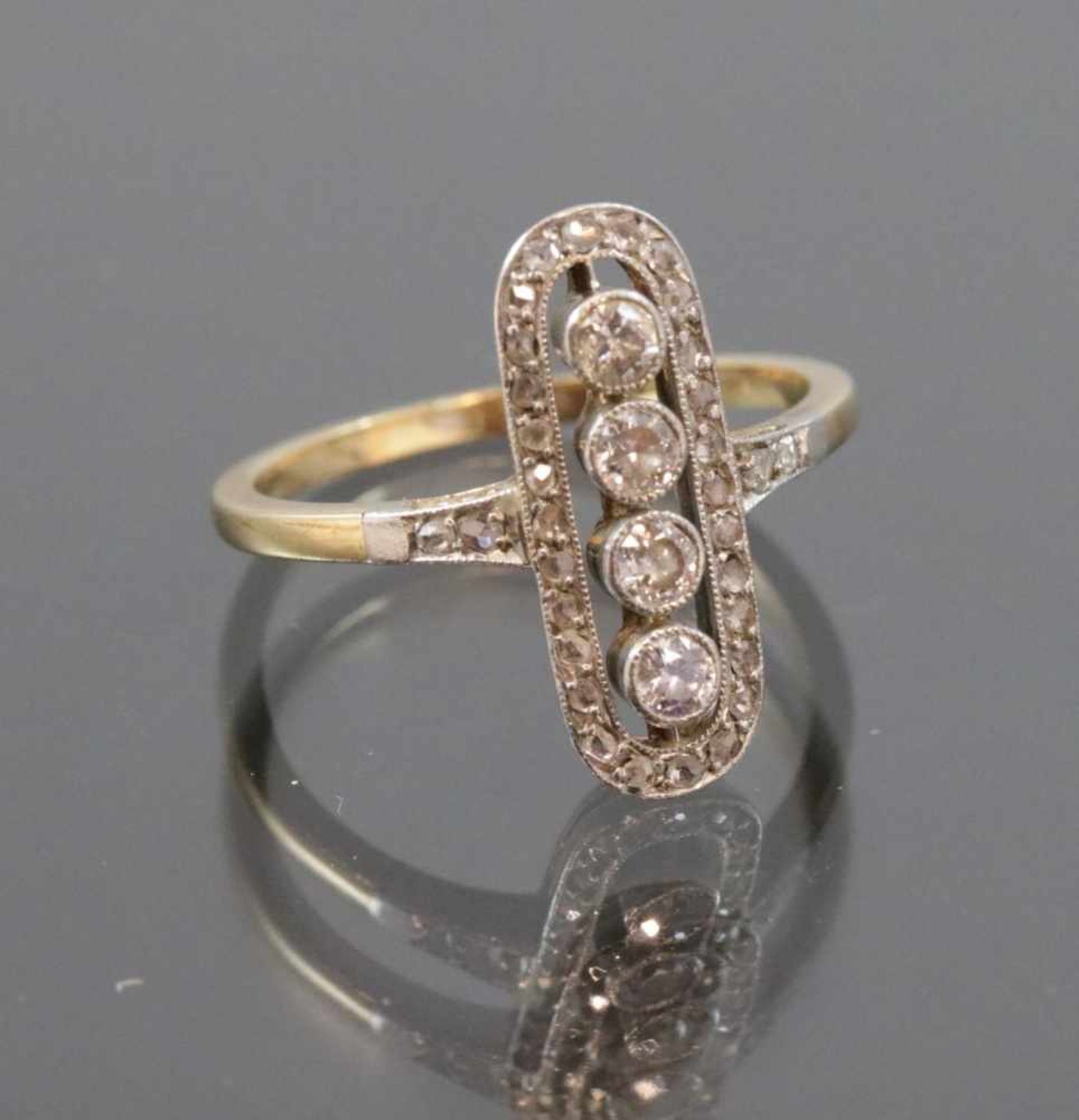 Art-Deco-Ring, 585 Gold3,2 Gramm Diamanten, ca.0,50 ct., w/si. Ringgröße: 53