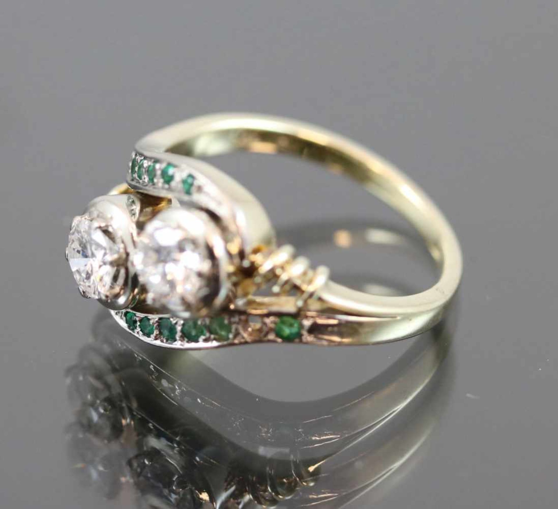 Brillant-Smaragd-Ring, 585 Gold6,3 Gramm 2 Brillanten, 0,80 ct., tw/vsi. Ringgröße: 58Schätzpreis: