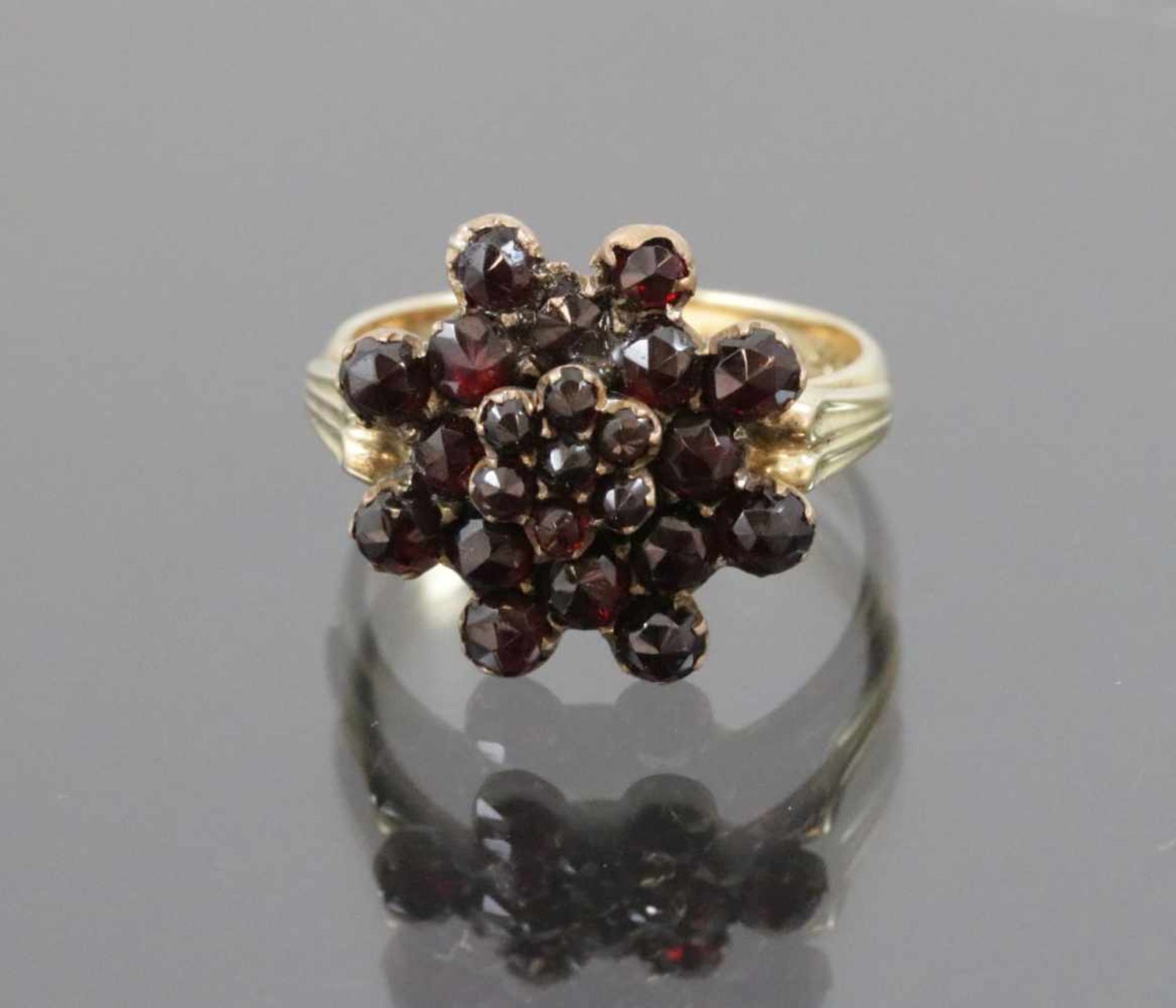 Granat-Ring, 585 Gelbgold5 Gramm Ringgröße: 58