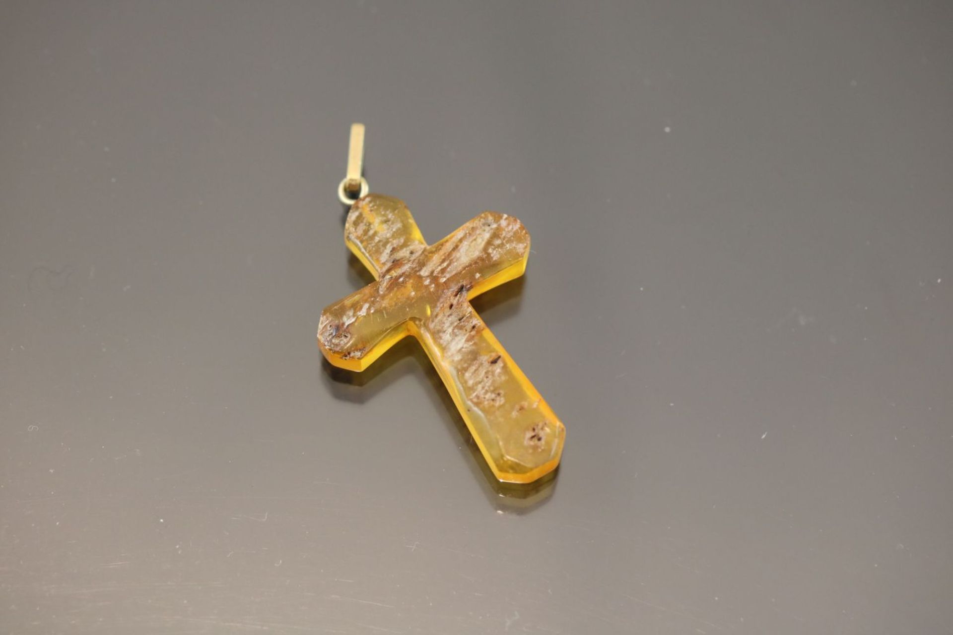 Bernstein-Kreuz, 333 Gelbgold2,6 Gramm Breite: 3 cm, Länge: 4 cm - Bild 2 aus 2