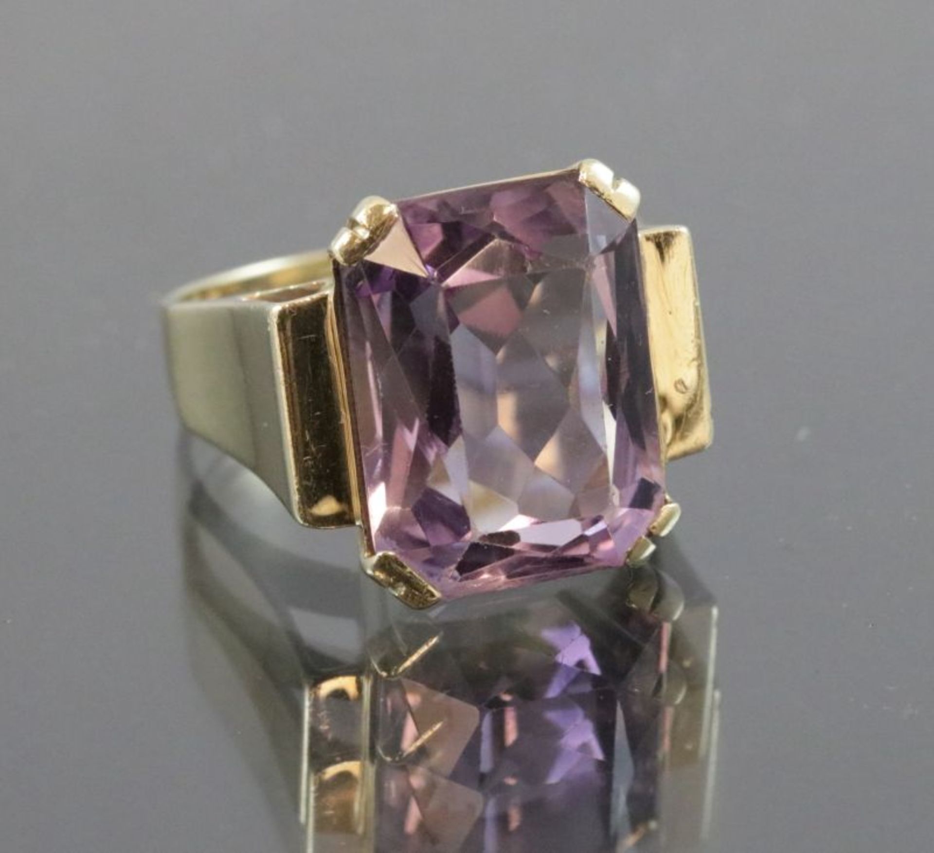 Amethyst-Ring, 585 Gold10 Gramm Ringgröße: 56