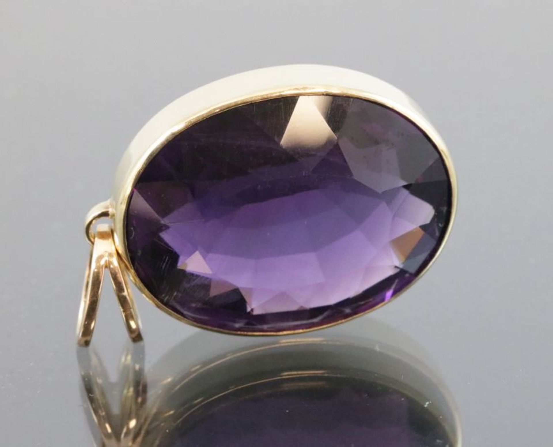 Amethyst-Anhänger, 750 Gold23 Gramm