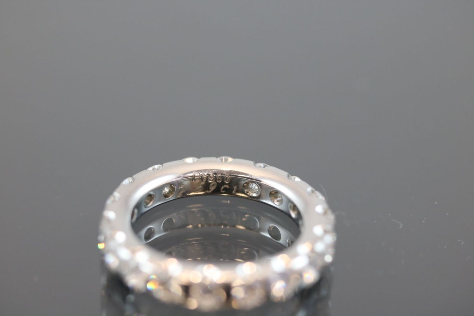 Brillant-Ring, 950 Platin10.9 Gramm Brillanten, 2,69 ct., w/si. Ringgröße: 54Schätzpreis: 9000,- - Bild 2 aus 3