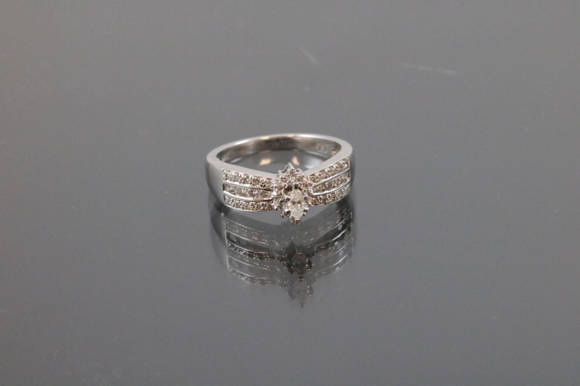 Brillant-Diamant-Ring, 585 Weißgold4,1 Gramm Brillanten/Diamanten, 0,60 ct., w/si. Ringgröße: