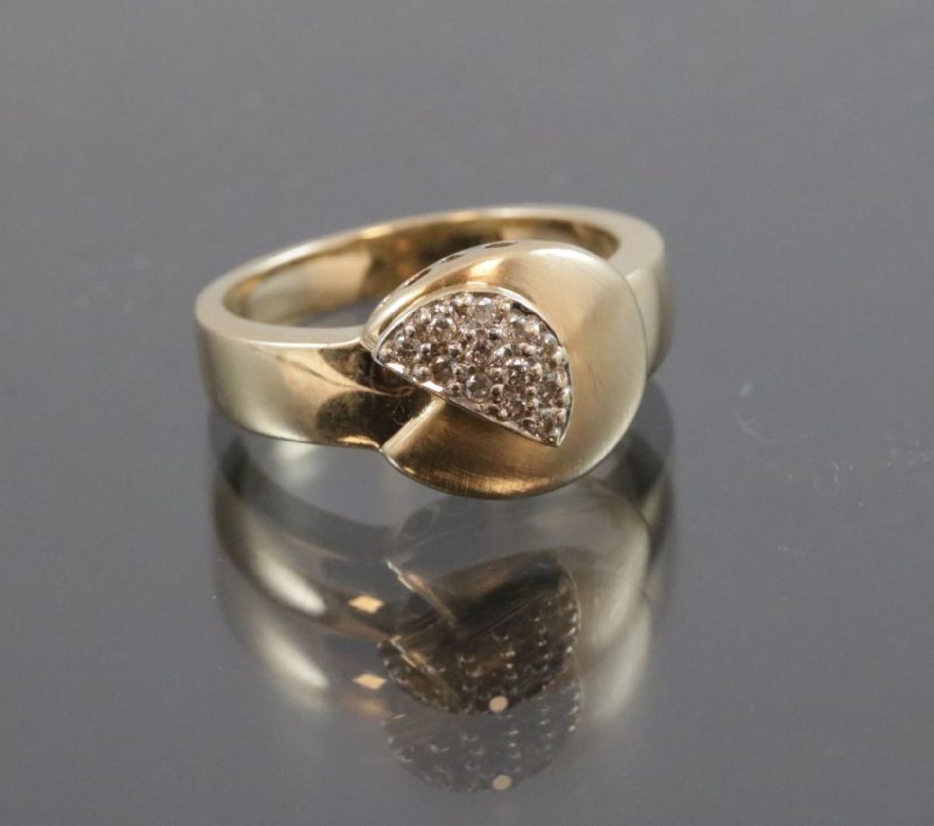 Brillant-Ring, 585 Gold7,7 Gramm 12 Brillanten, 0,12 ct., Ringgröße: 54