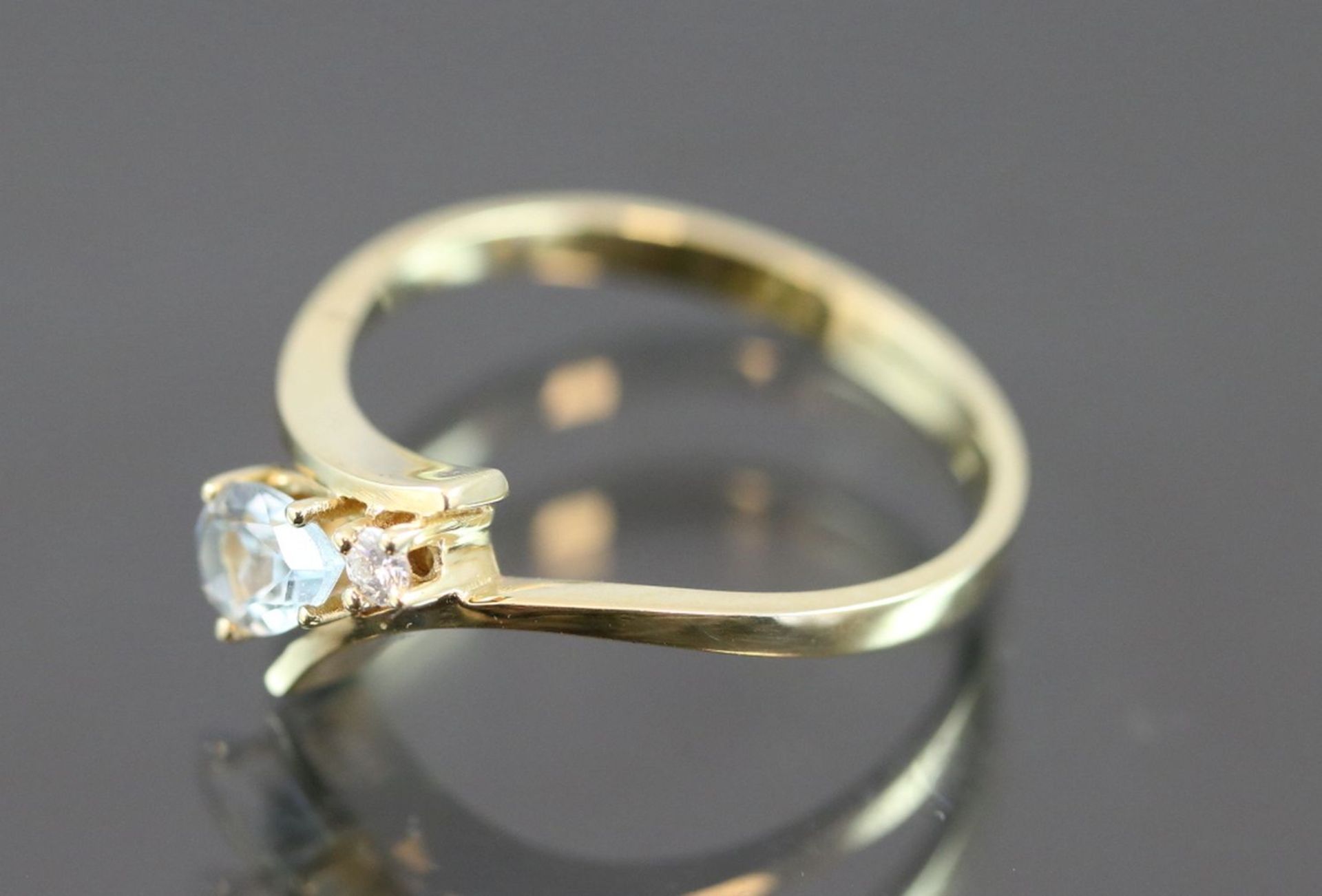 Aquamarin-Brillant-Ring, 585 Gelbgold2,1 Gramm 1 Brillant, 0,03 ct., w/p1. Ringgröße: 54Zustand: - Bild 2 aus 4