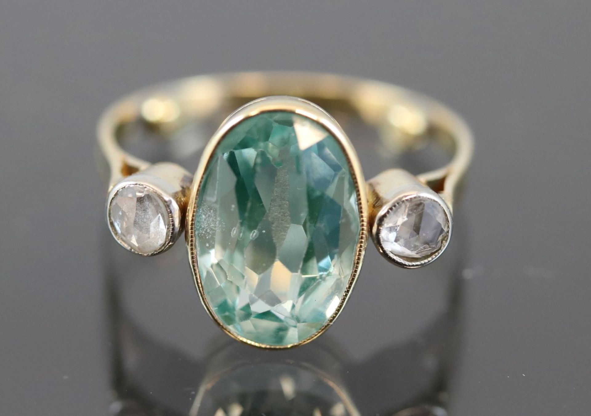 Aquamarin-Diamant-Ring, 585 Gold3,7 Gramm 2 Diamantrosen, Ringgröße: 54Schätzpreis: 900,-