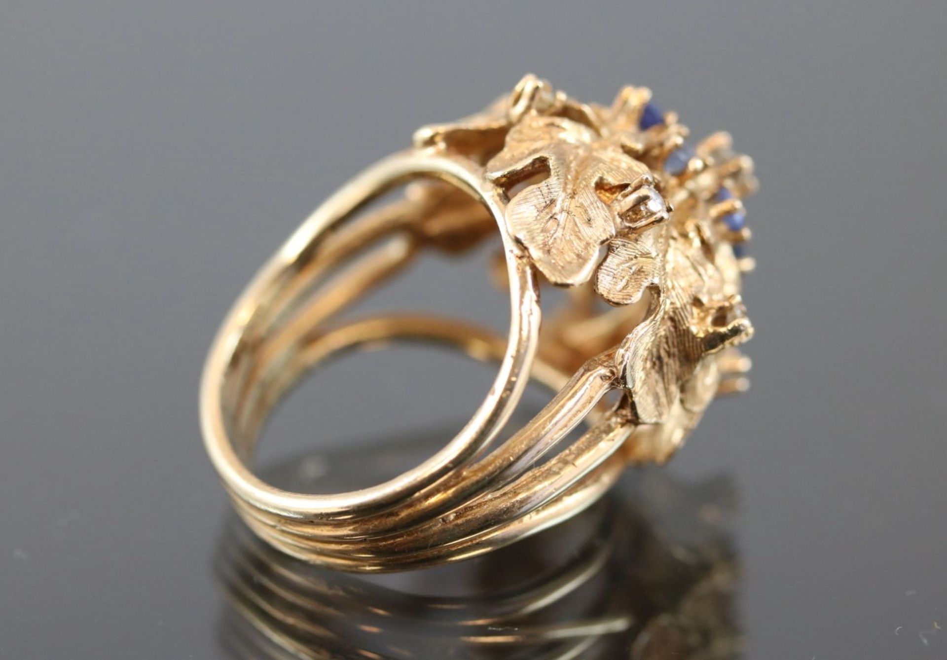 Saphir-Diamant-Ring, 585 Gelbgold10,9 Gramm 7 Diamanten, ca. 0,20 ct., w/si. Ringgröße: - Bild 4 aus 7