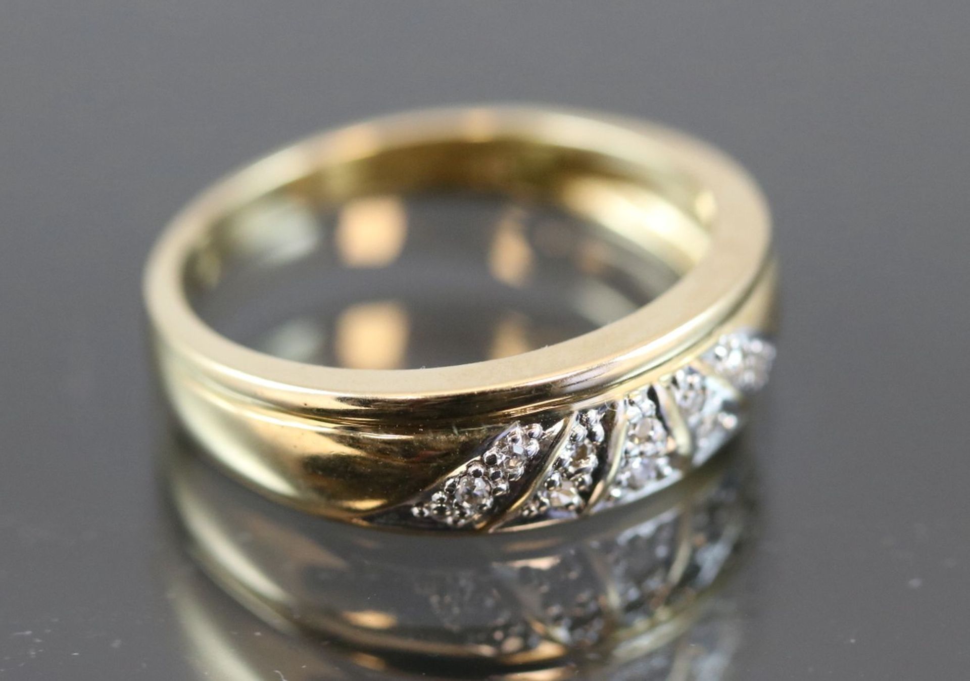 Diamant-Ring, 585 Gelbgold3,5 Gramm 10 Diamanten, 0,10 ct., w/si. Ringgröße: 54Schätzpreis: 400,- - Bild 4 aus 7